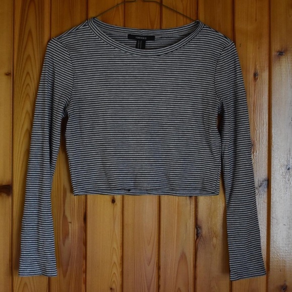 Cropped black and grey striped long sleeve from Forever 21 - Picture 2 of 3